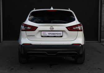 Подержанный автомобиль Nissan Qashqai 2021 года (5 фото)