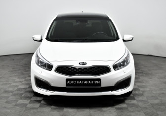 Подержанный автомобиль Kia Ceed Hatchback 2018 года (2 фото)