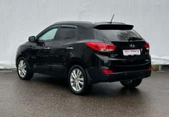 Подержанный автомобиль Hyundai ix35 2011 года (7 фото)