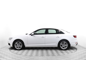 Подержанный автомобиль Audi A4 Sedan 2019 года (8 фото)