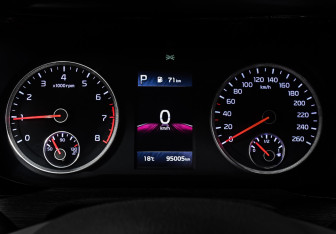 Подержанный автомобиль Kia K5 2021 года (10 фото)