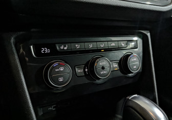 Подержанный автомобиль Volkswagen Tiguan 2020 года (21 фото)