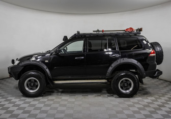 Подержанный автомобиль Mitsubishi Pajero Sport 2014 года (8 фото)