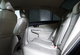 Подержанный автомобиль Toyota Camry Sedan 2012 года (12 фото)