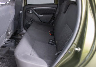 Подержанный автомобиль Renault Duster 2017 года (11 фото)