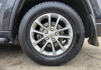 Подержанный автомобиль Jeep Grand Cherokee 2014 года (21 фото)