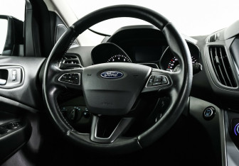 Подержанный автомобиль Ford Kuga 2017 года (13 фото)