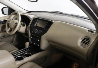 Подержанный автомобиль Nissan Pathfinder 2014 года (5 фото)
