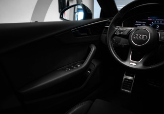 Подержанный автомобиль Audi A5 Liftback 2022 года (15 фото)