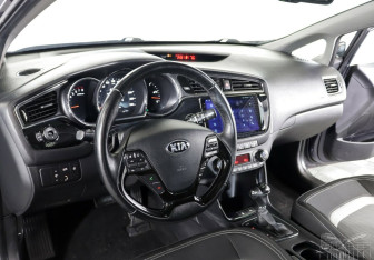 Подержанный автомобиль Kia Ceed Hatchback 2016 года (10 фото)