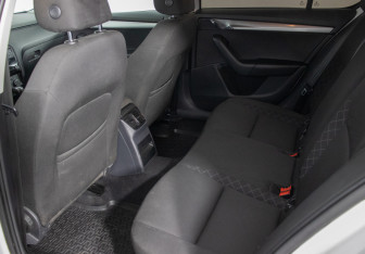 Подержанный автомобиль Skoda Octavia Liftback 2020 года (11 фото)