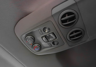 Подержанный автомобиль Peugeot Traveller 2018 года (25 фото)