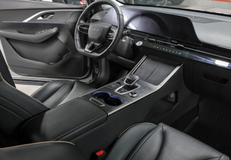 Подержанный автомобиль Omoda C5 2023 года (11 фото)