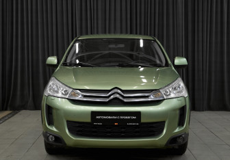 Подержанный автомобиль Citroen C4 Aircross 2012 года (2 фото)