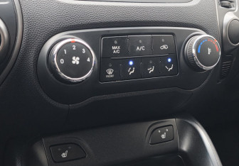 Подержанный автомобиль Hyundai ix35 2015 года (14 фото)