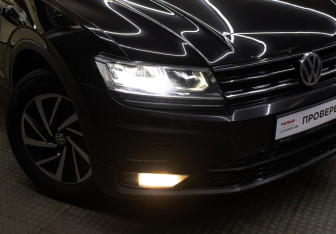 Подержанный автомобиль Volkswagen Tiguan 2018 года (24 фото)