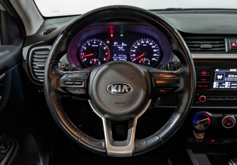 Подержанный автомобиль Kia Rio Hatchback 2021 года (20 фото)