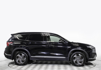 Подержанный автомобиль Hyundai Santa Fe 2021 года (4 фото)