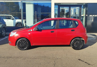 Подержанный автомобиль Chevrolet Aveo Hatchback 2010 года (8 фото)
