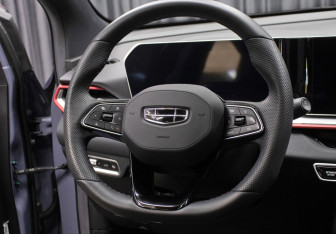 Подержанный автомобиль Geely Coolray 2023 года (17 фото)