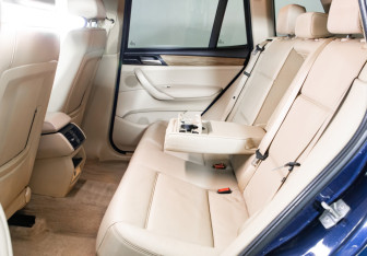 Подержанный автомобиль BMW X3 2013 года (8 фото)