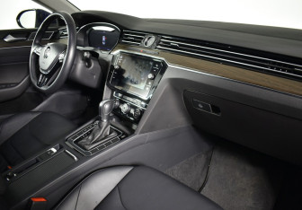 Подержанный автомобиль Volkswagen Arteon 2019 года (9 фото)