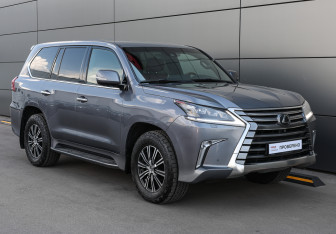 Подержанный автомобиль Lexus LX 2019 года (3 фото)