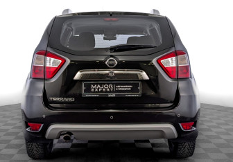 Подержанный автомобиль Nissan Terrano 2019 года (6 фото)