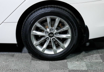 Подержанный автомобиль Hyundai i40 Sedan 2016 года (8 фото)