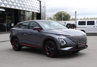 Подержанный автомобиль Omoda C5 2023 года (3 фото)