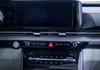 Подержанный автомобиль Kia Carnival 2020 года (14 фото)
