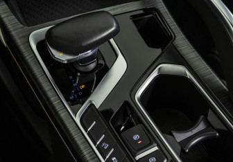 Подержанный автомобиль Geely Tugella 2022 года (19 фото)