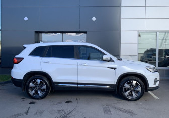 Подержанный автомобиль Changan CS75 2022 года (5 фото)