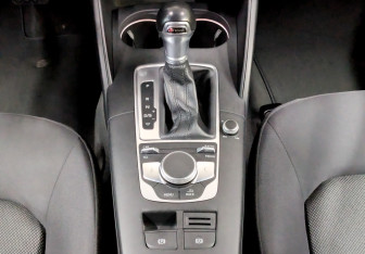 Подержанный автомобиль Audi A3 Sedan 2017 года (28 фото)
