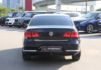 Подержанный автомобиль Volkswagen Passat Sedan 2013 года (5 фото)