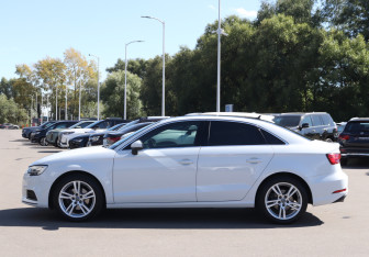 Подержанный автомобиль Audi A3 Sedan 2019 года (8 фото)