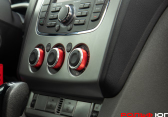 Подержанный автомобиль Ford Focus Sedan 2010 года (12 фото)