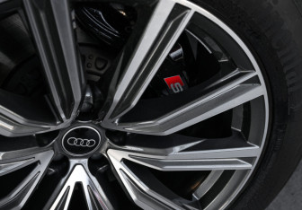 Новый Audi SQ8 2025 (14 фото)