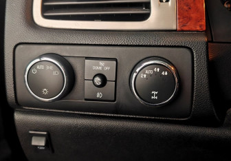 Подержанный автомобиль Chevrolet Tahoe 2012 года (15 фото)