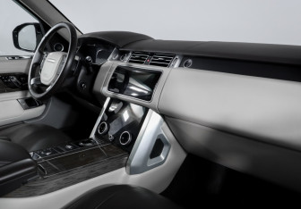 Подержанный автомобиль Land Rover Range Rover 2018 года (9 фото)