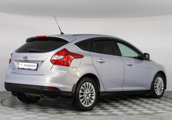 Подержанный автомобиль Ford Focus Hatchback 2013 года (5 фото)