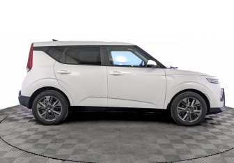 Подержанный автомобиль Kia Soul 2022 года (4 фото)