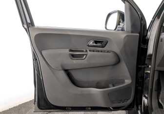 Подержанный автомобиль Volkswagen Amarok 2013 года (20 фото)