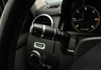 Подержанный автомобиль Land Rover Discovery 2012 года (11 фото)
