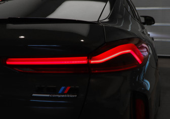 Подержанный автомобиль BMW X6 M 2021 года (33 фото)