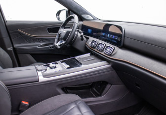 Подержанный автомобиль Jaecoo J8 2024 года (10 фото)