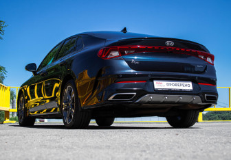Подержанный автомобиль Kia K5 2021 года (6 фото)