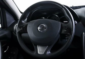 Подержанный автомобиль Nissan Terrano 2020 года (13 фото)