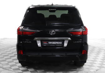 Подержанный автомобиль Lexus LX 2016 года (6 фото)