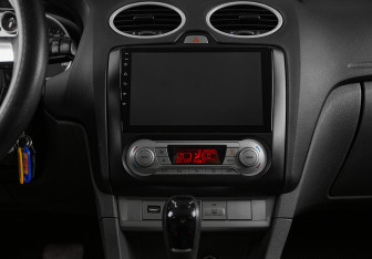 Подержанный автомобиль Ford Focus Hatchback 2009 года (12 фото)